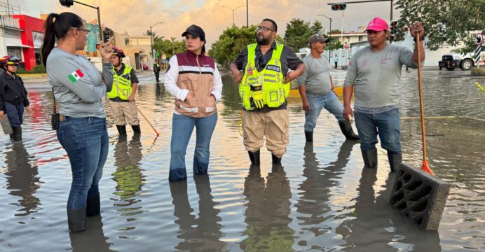 Estefanía Mercado atiende afectaciones en Playa del Carmen tras paso de&nbsp;“Sara”