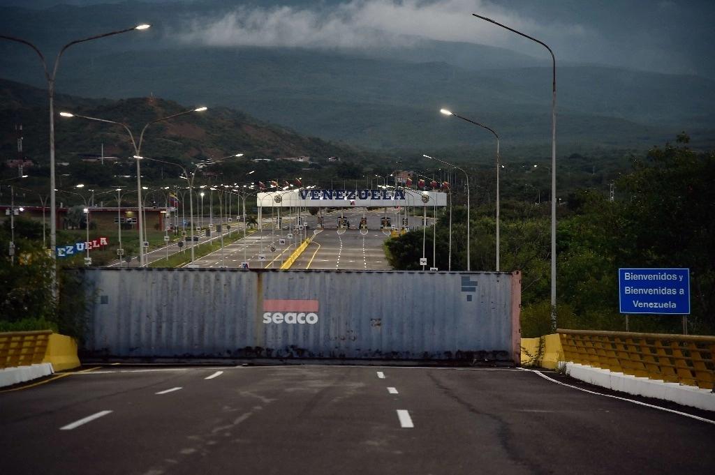 Venezuela cierra frontera con Colombia por 72 horas ante supuesta&nbsp;conspiración